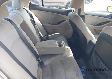 2015 Kia Optima Lx z USA, uszkodzony, nr VIN 5XXGM4A76FG358782